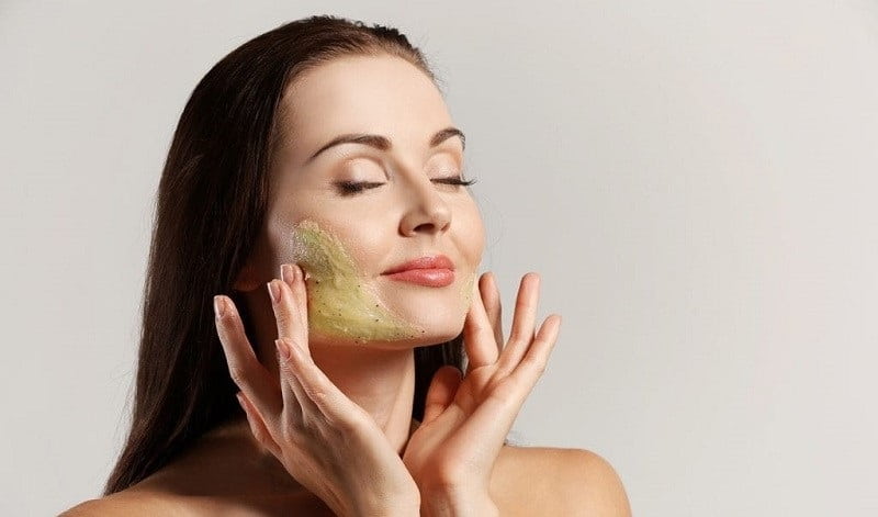فواید اسکراب برای پوست